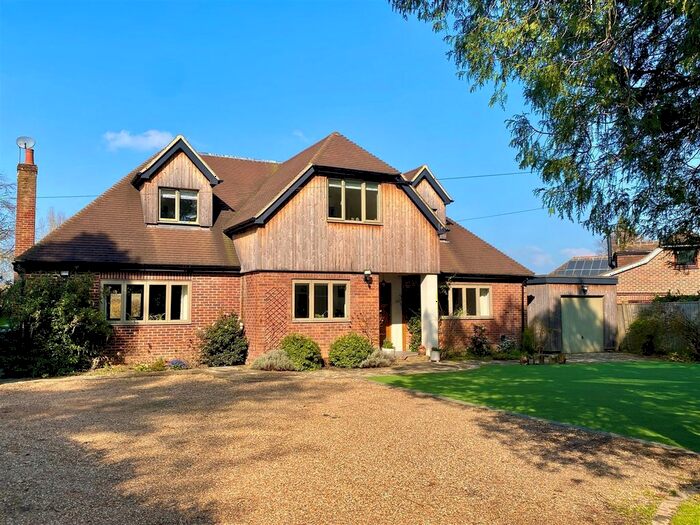 5 Bedroom Detached House For Sale In Mill Lane, Hildenborough, Tonbridge, TN11