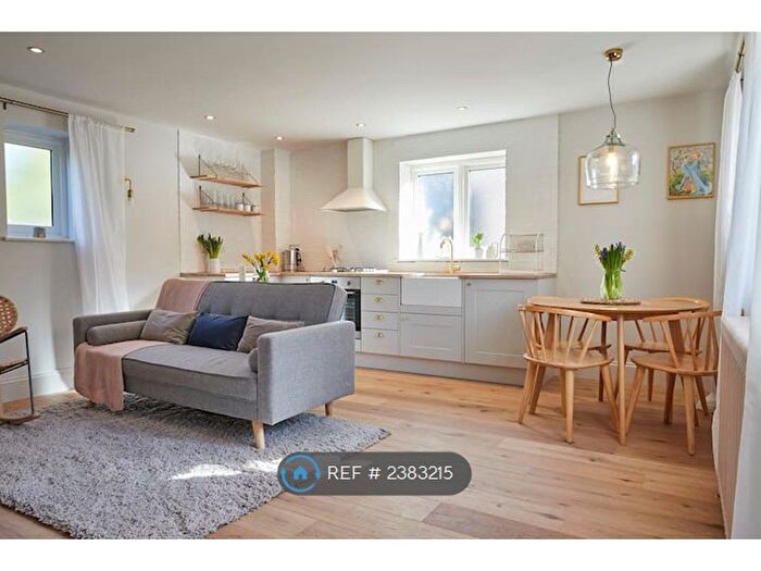 1 Bedroom Detached House To Rent In Homewood Road, Langton Green, Tunbridge Wells, TN3