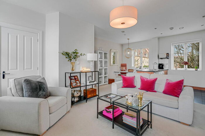 1 Bedroom Apartment For Sale In Clickers Place, Northampton, NN5