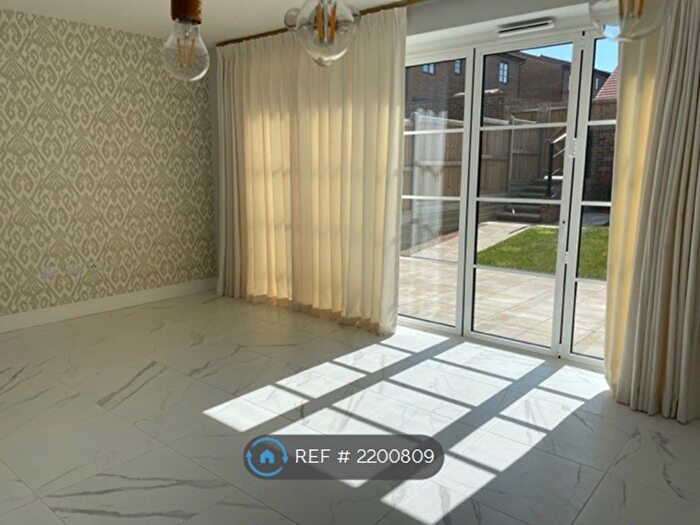 3 Bedroom End Of Terrace House To Rent In Bell Avenue, Canterbury, CT1