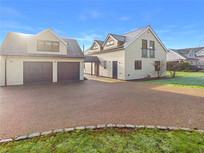 5 Bedroom Detached House To Rent In Perry Wood Park, Newchapel, Lingfield, Surrey, RH7