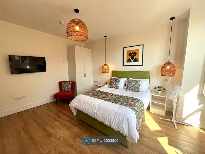 Studio To Rent In West Bridgford, Nottingham, NG2