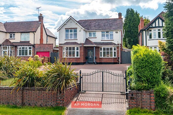 4 Bedroom Detached House For Sale In Birmingham Road, Lydiate Ash, Bromsgrove, Worcestershire, B61