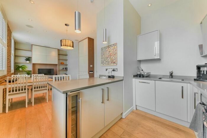 2 Bedroom Flat To Rent In Kingston Road, London, SW19