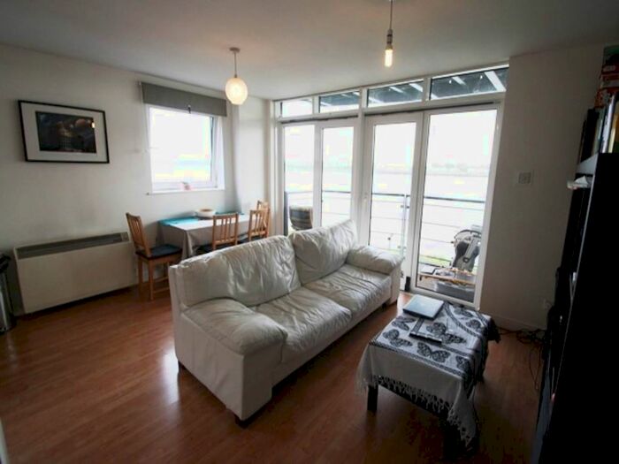 2 Bedroom Flat To Rent In Inverness Mews, London E16