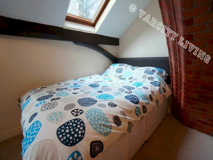 2 Bedroom Flat To Rent In Garth Road, Bangor, Gwynedd, LL57