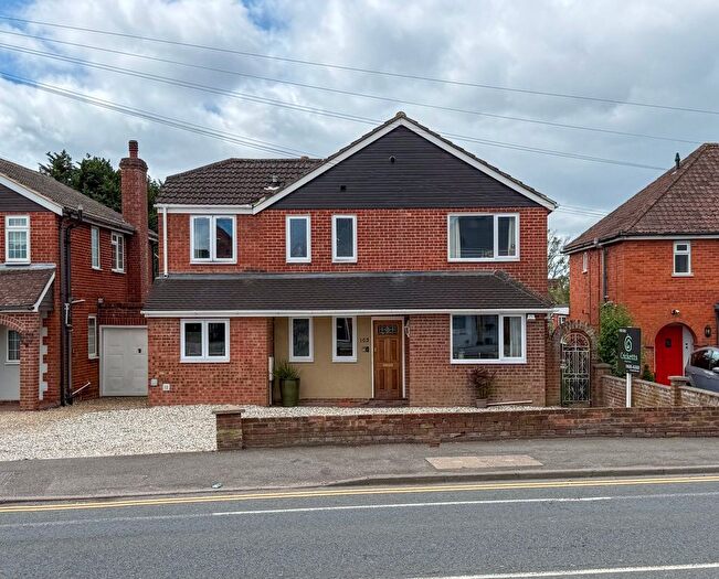 5 Bedroom Detached House For Sale In Bath Road, Thatcham, RG18