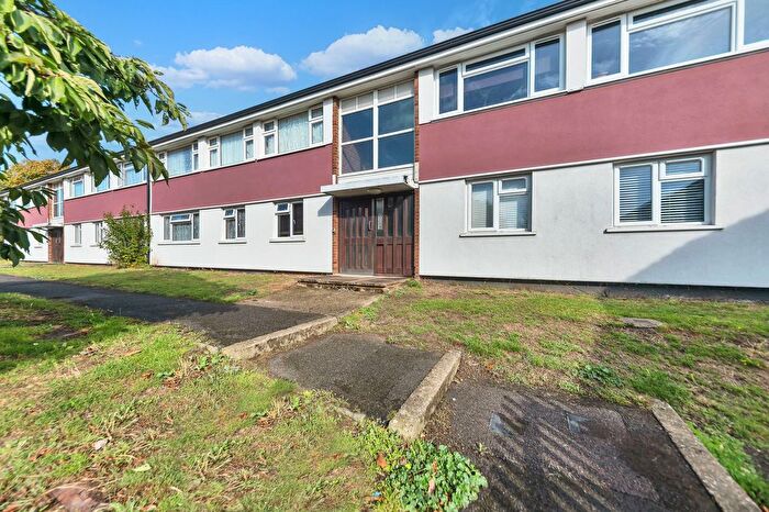 2 Bedroom Flat For Sale In Minster Road, Royston, SG8