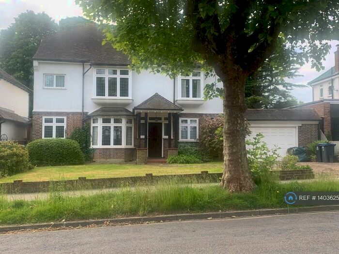 6 Bedroom Detached House To Rent In Upfield, Croydon, CR0
