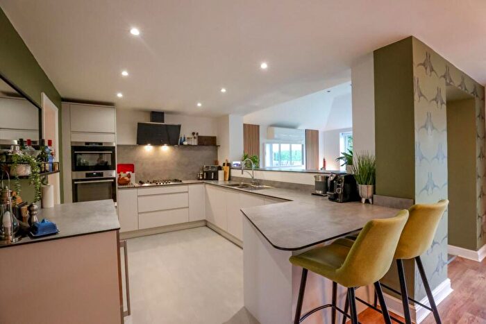 4 Bedroom Detached House For Sale In The Glades, Grange Park, Northampton, NN4