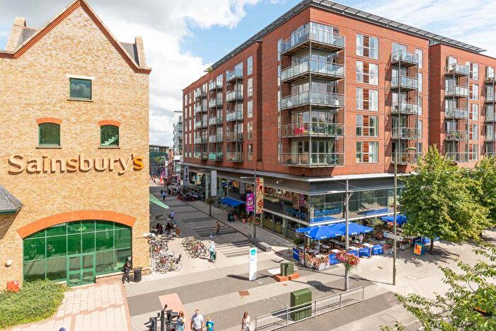 1 Bedroom Flat To Rent In The Heart, Walton-on-Thames, KT12