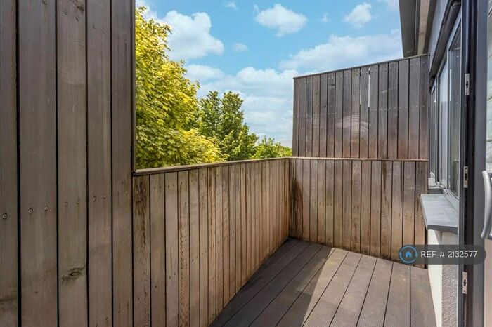 1 Bedroom Flat To Rent In North Street, Horsham, RH13