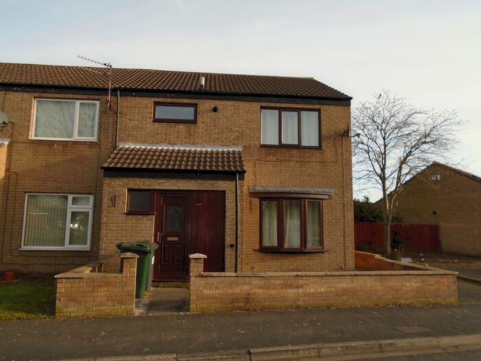 3 Bedroom End Of Terrace House To Rent In Kinsbourne Green, Dunscroft, Doncaster, DN7