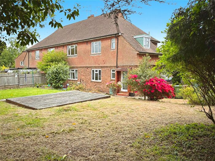 2 Bedroom Flat For Sale In Charltons Way, Tunbridge Wells, Kent, TN4