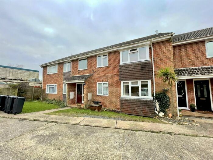 2 Bedroom Apartment To Rent In High Street, Lytchett Matravers, BH16