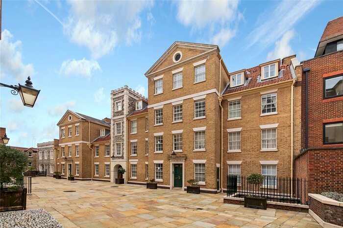 2 Bedroom Flat To Rent In Water Lane, Richmond, TW9