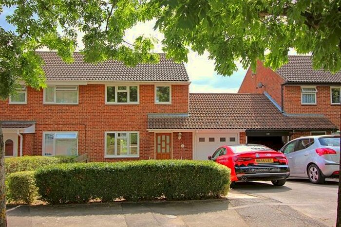 3 Bedroom Semi-Detached House To Rent In Bishopstone, Bradville, Milton Keynes, MK13