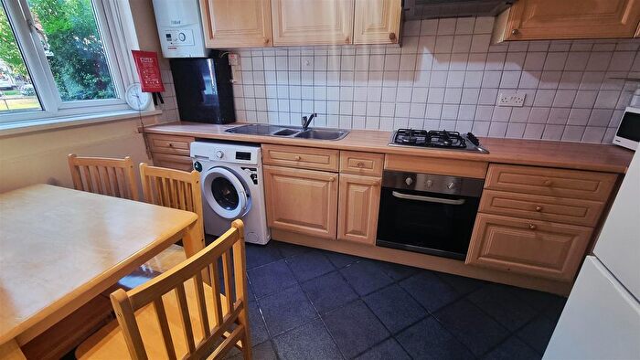 4 Bedroom Property To Rent In Amelia House, Queen Caroline Street, Hammersmith, W6