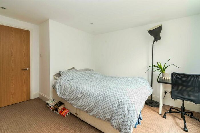 2 Bedroom Apartment To Rent In Ondine Road, London, SE15