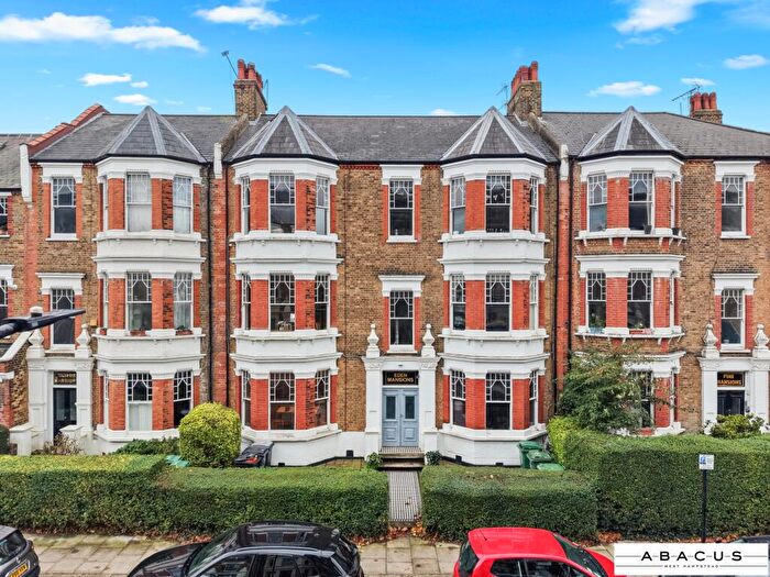 3 Bedroom Apartment To Rent In Eden Mansions, Gondar Gardens, West Hampstead, NW6