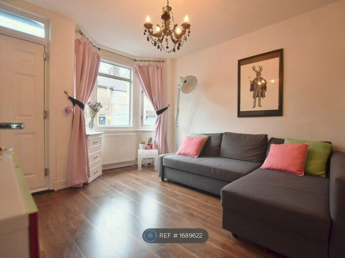 2 Bedroom End Of Terrace House To Rent In Judge Street, Watford, WD24