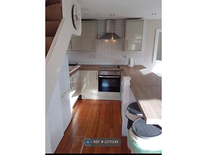2 Bedroom End Of Terrace House To Rent In Somerset Mews, Cardiff, CF11