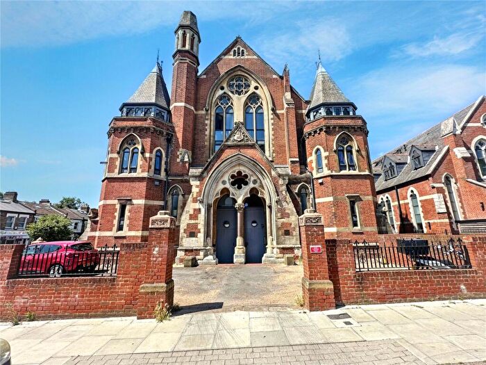 1 Bedroom Apartment To Rent In Samuel Baines House, East Dulwich, SE22