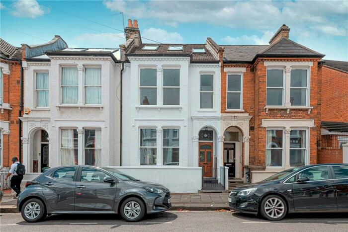 5 Bedroom Detached House To Rent In Cathles Road, London, SW12