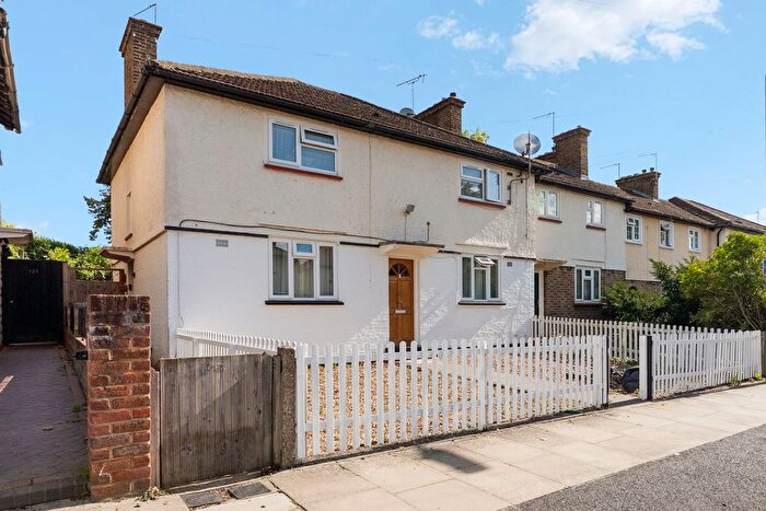 2 Bedroom Flat To Rent In Townholm Crescent, Hanwell, W7