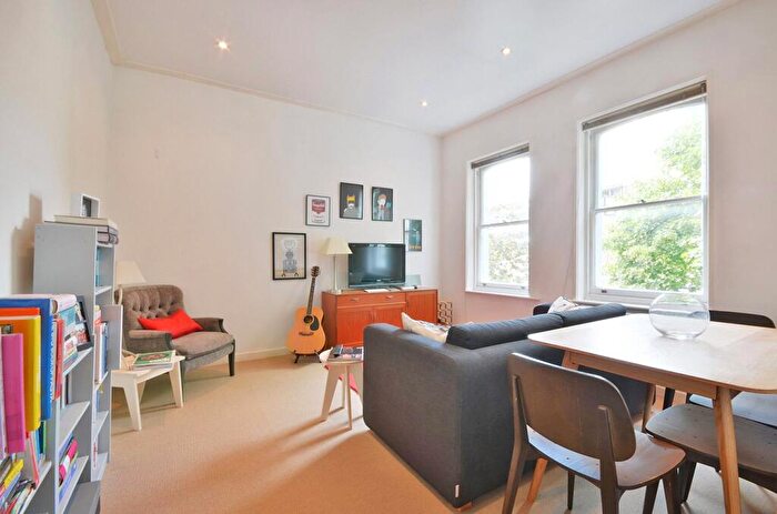 1 Bedroom Flat To Rent In Priory Road, South Hampstead, NW6