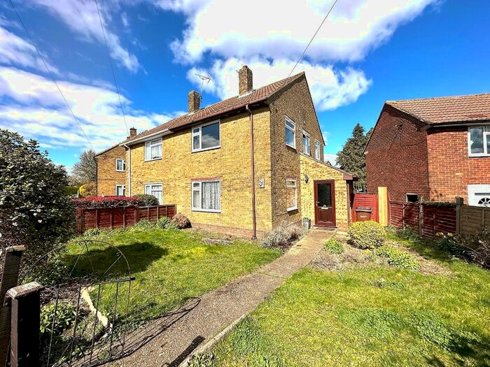 4 Bedroom Semi-Detached House To Rent In Goudhurst Road, Gillingham, ME8