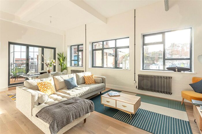 2 Bedroom Flat To Rent In Chapmans Passage, Birmingham, Birmingham, B1