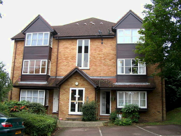 Studio To Rent In Colwyn Green, Snowdon Drive, Colindale, London, NW9