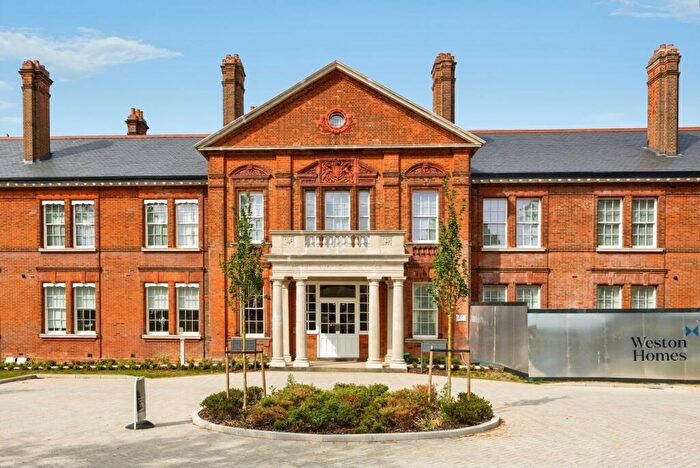 2 Bedroom Flat For Sale In Steeles Road, Aldershot, Hampshire, GU11