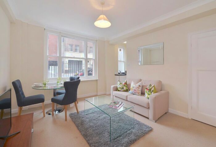 1 Bedroom Flat To Rent In Hill Street, London, W1J
