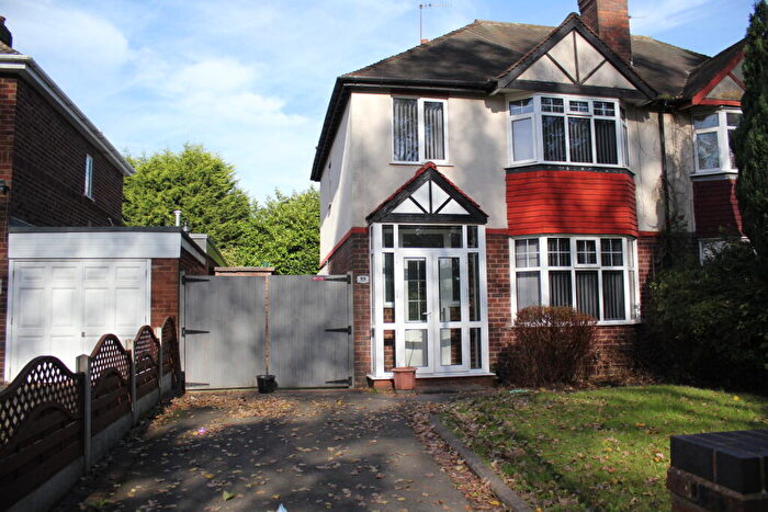 3 Bedroom Semi-Detached House To Rent In Powis Avenue, Dudley, DY4