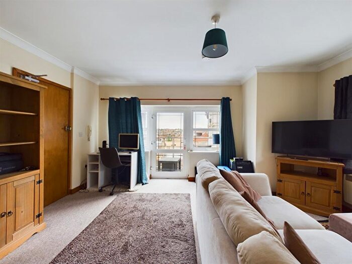 1 Bedroom Flat To Rent In Upper Wharf House, Fareham, PO16