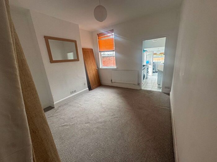 2 Bedroom End Of Terrace House To Rent In Lord Byron Street Leicester, LE2