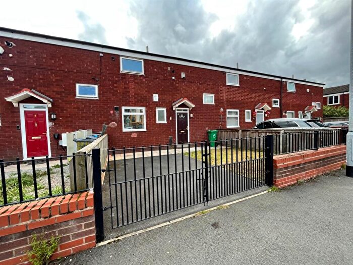 3 Bedroom House To Rent In Beamish Close, Brunswick, Manchester, M13