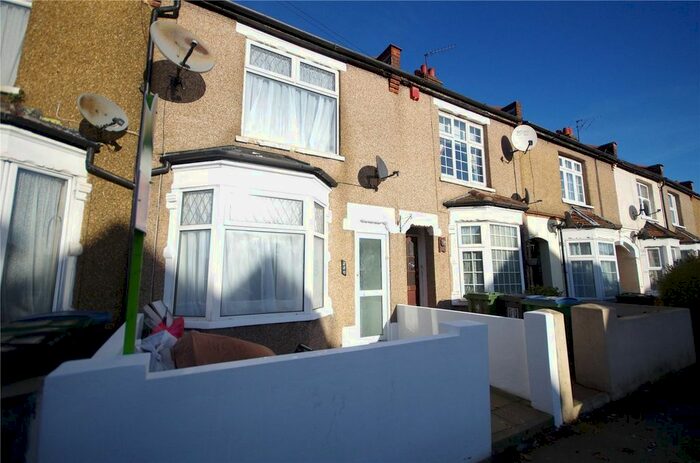 3 Bedroom Terraced House To Rent In Whippendell Road, Watford, Herts, WD18
