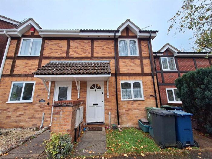 2 Bedroom Semi-Detached House To Rent In Fair Ridge, HP11