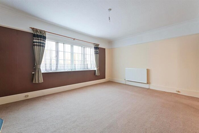 1 Bedroom Maisonette To Rent In High Street, Tadworth, KT20