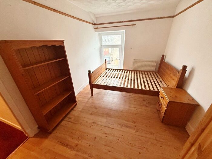 3 Bedroom Terraced House For Sale In High Street, Pontarddulais, Swansea, SA4