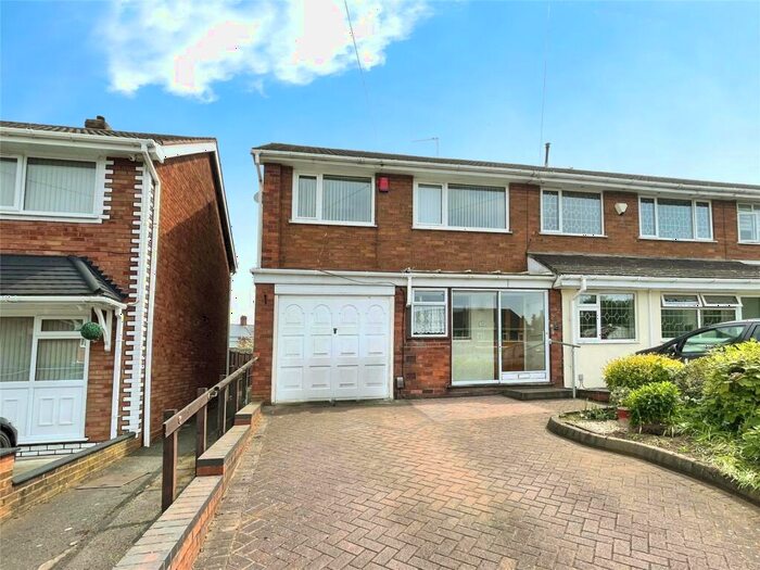 4 Bedroom End Of Terrace House To Rent In Cartwright Gardens, Tividale, Oldbury, Sandwell, B69