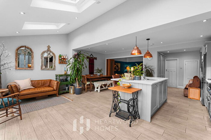 4 Bedroom Semi Detached House For Sale In Gurney Court Road, St. Albans, AL1