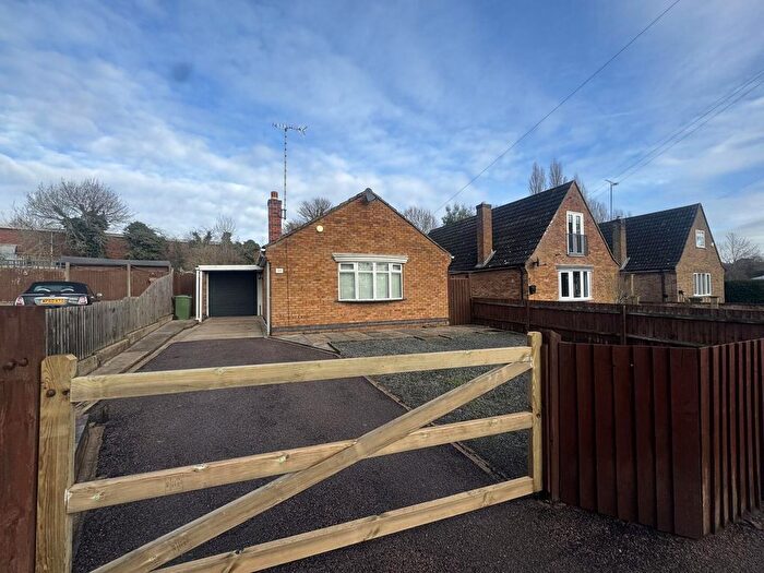 2 Bedroom Detached Bungalow For Sale In New Bridge Road, Glen Parva, Leicester, LE2