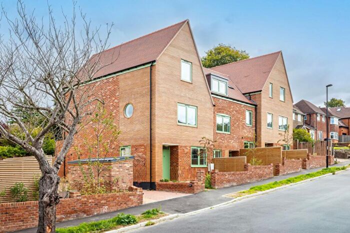 4 Bedroom End Of Terrace House For Sale In North Down, South Croydon, CR2