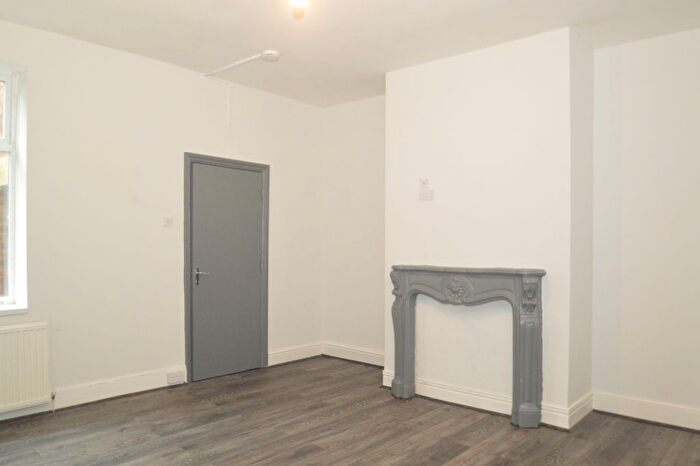 2 Bedroom Flat To Rent In Stuart Terrace, Gateshead, NE10