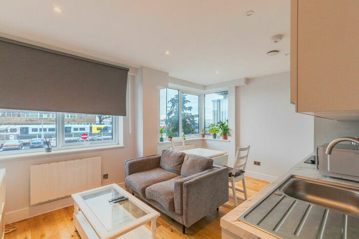 1 Bedroom Apartment To Rent In Southampton Road, Eastleigh, SO50