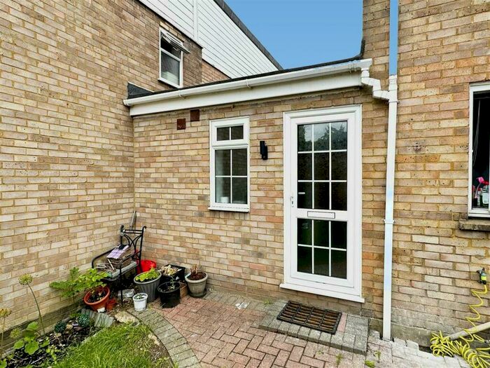 1 Bedroom Maisonette To Rent In Severnmead, Hemel Hempstead, HP2